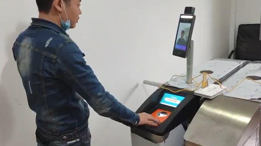 1635774529937081.jpg 景区测温仪人脸识别一体机价格2.jpg